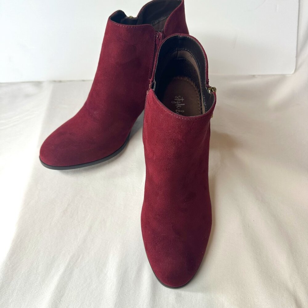 Style & Co's Masrinaa booties curve , SIZE 9, RED WINE